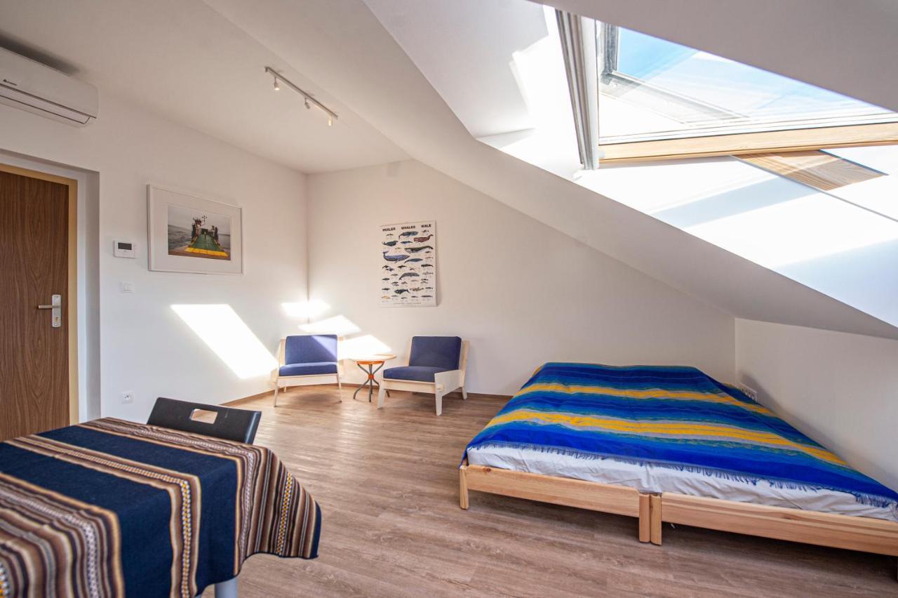 Blue President Apartment บราติสลาวา ภายนอก รูปภาพ